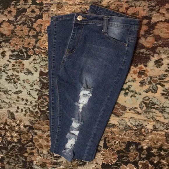 Gorgeous skinny jeans with holes, Sz Large - Picture 1 of 6